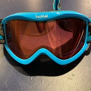 Bolle Junior Ski Goggles. Rose lens